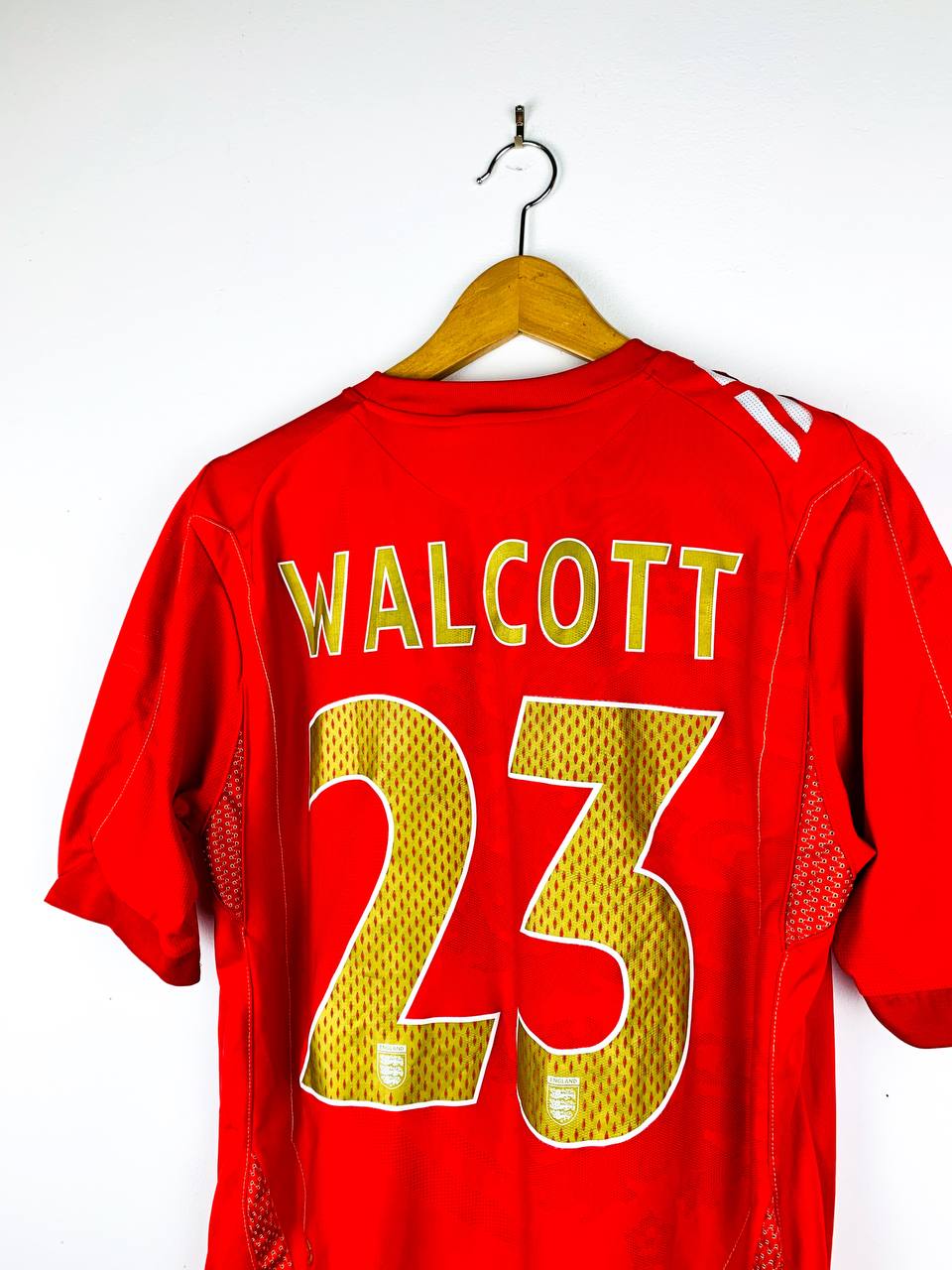 ENGLAND 2006/2008 AWAY SHIRT #23 WALCOTT