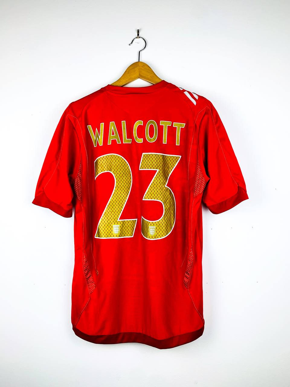 ENGLAND 2006/2008 AWAY SHIRT #23 WALCOTT