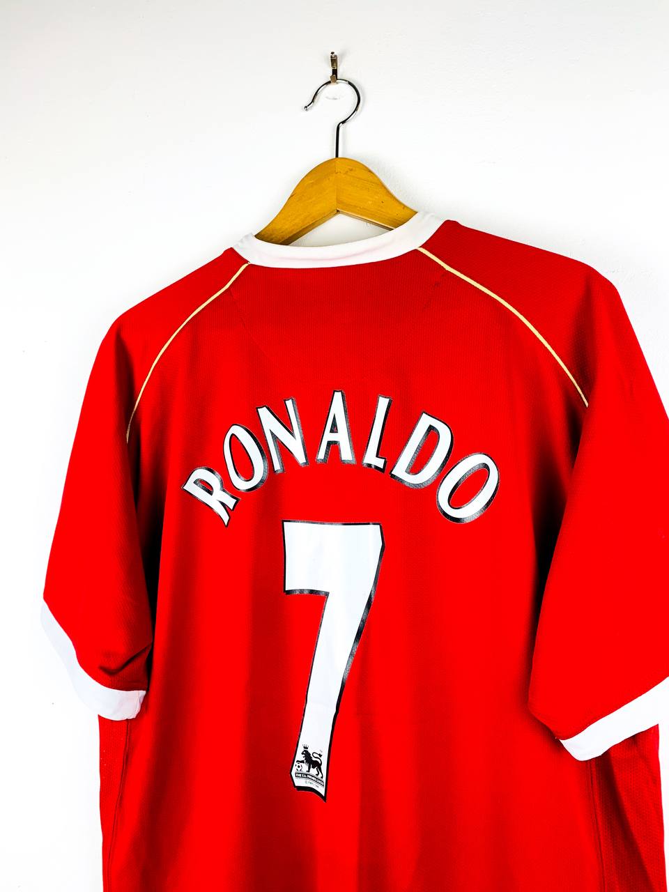 MANCHESTER UNITED 2006/2008 HOME SHIRT #7 RONALDO