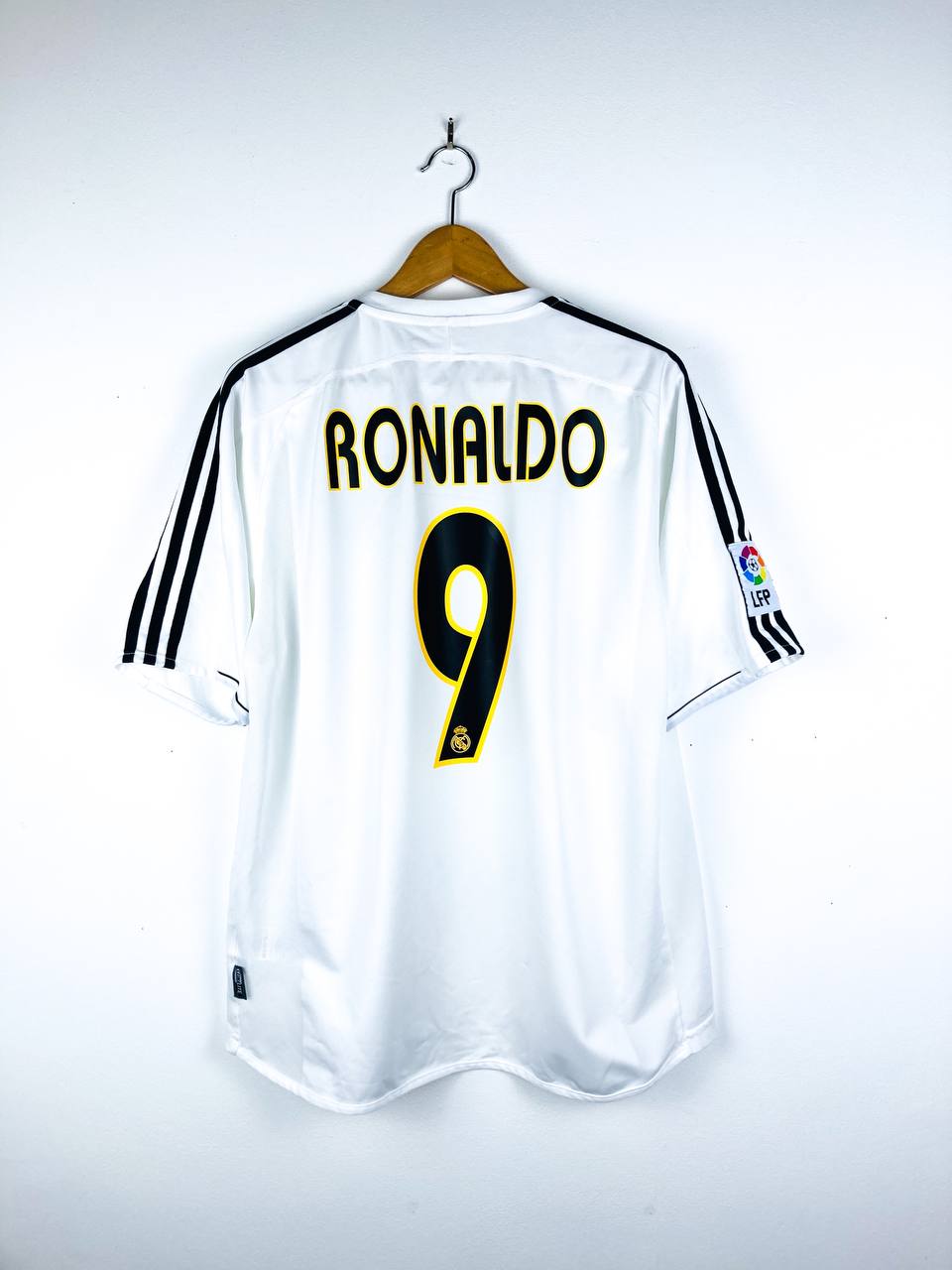 REAL MADRID 2003/2004 HOME SHIRT #9 RONALDO