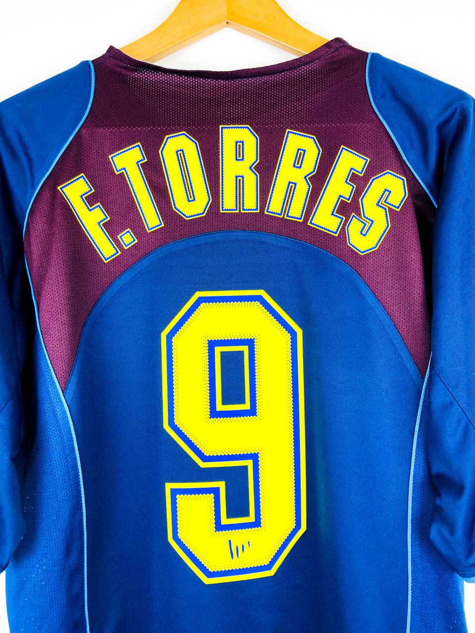 ATLETICO MADRID 2004/2005 AWAY SHIRT #9 TORRES