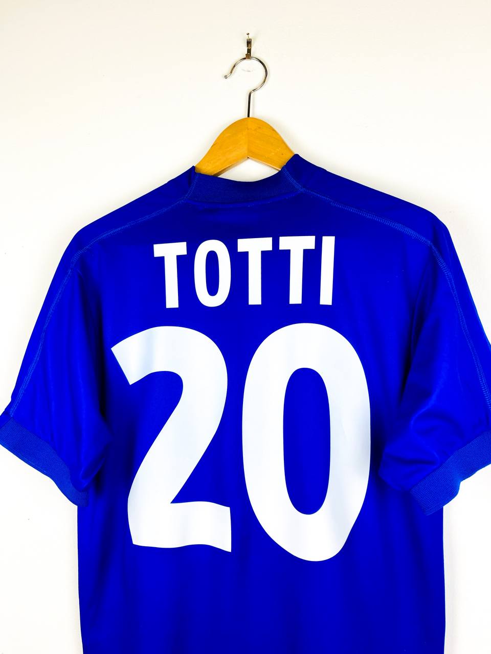 ITALY 1999/2000 HOME SHIRT #20 TOTTI