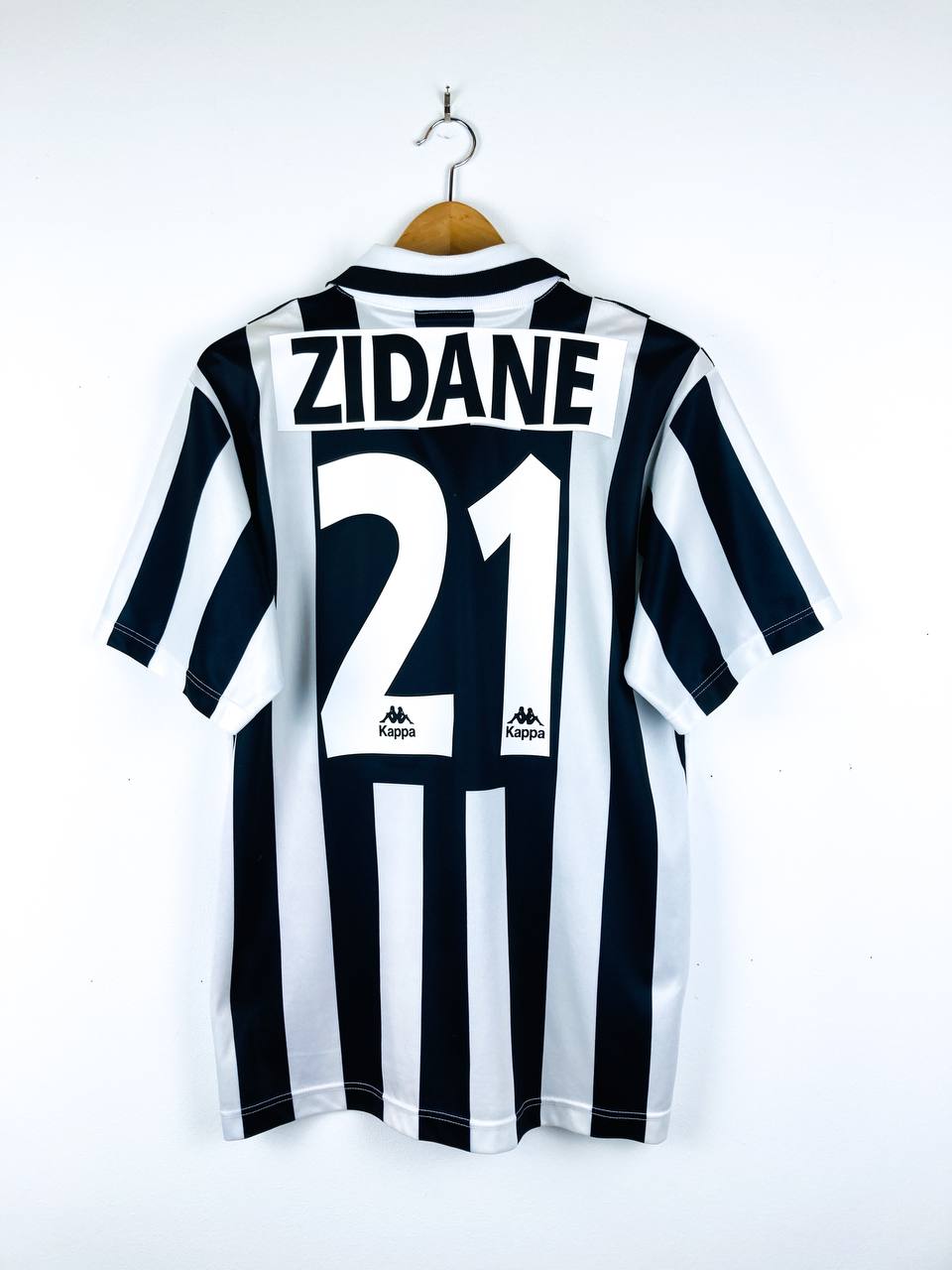JUVENTUS 1995/1997 HOME SHIRT #21 ZIDANE