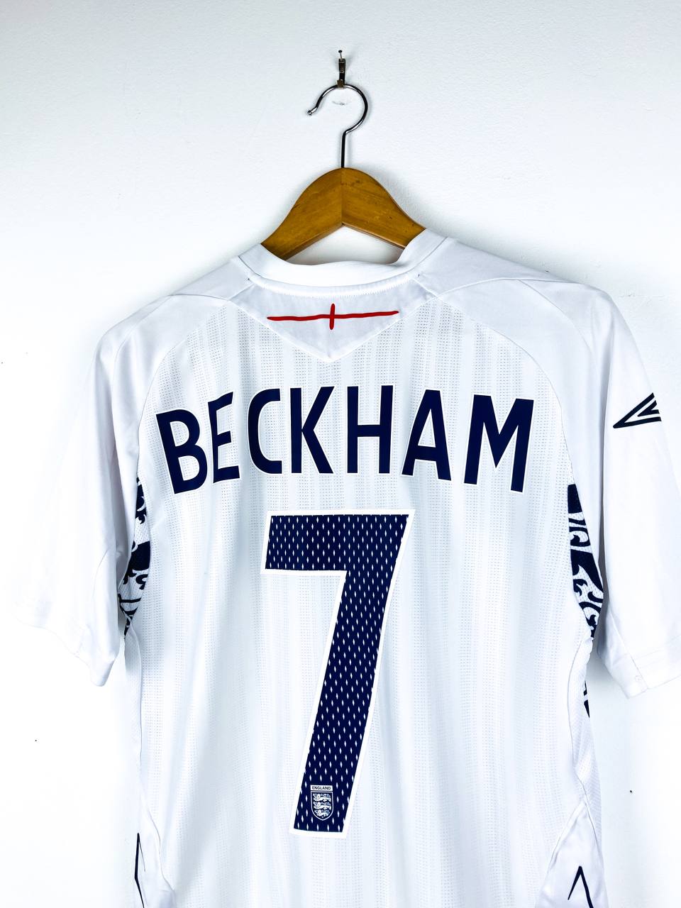 ENGLAND 2007/2009 HOME SHIRT #7 BECKHAM