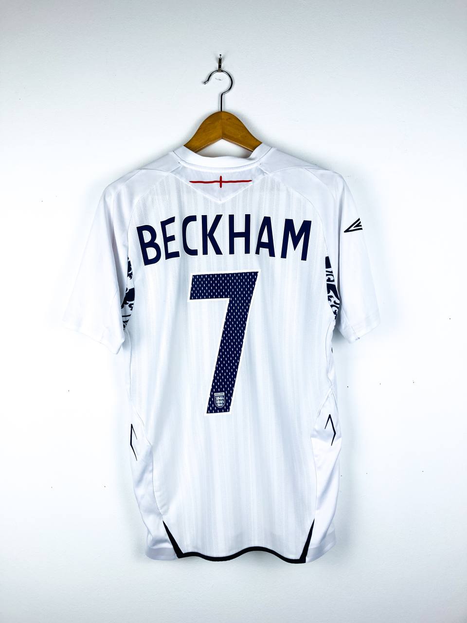 ENGLAND 2007/2009 HOME SHIRT #7 BECKHAM