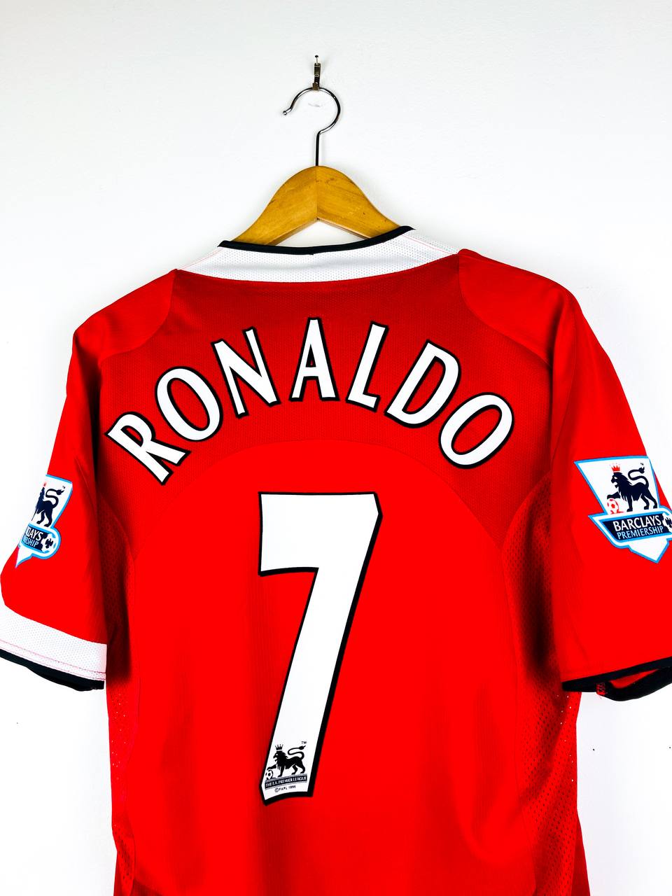 MANCHESTER UNITED 2004/2006 HOME SHIRT #7 RONALDO