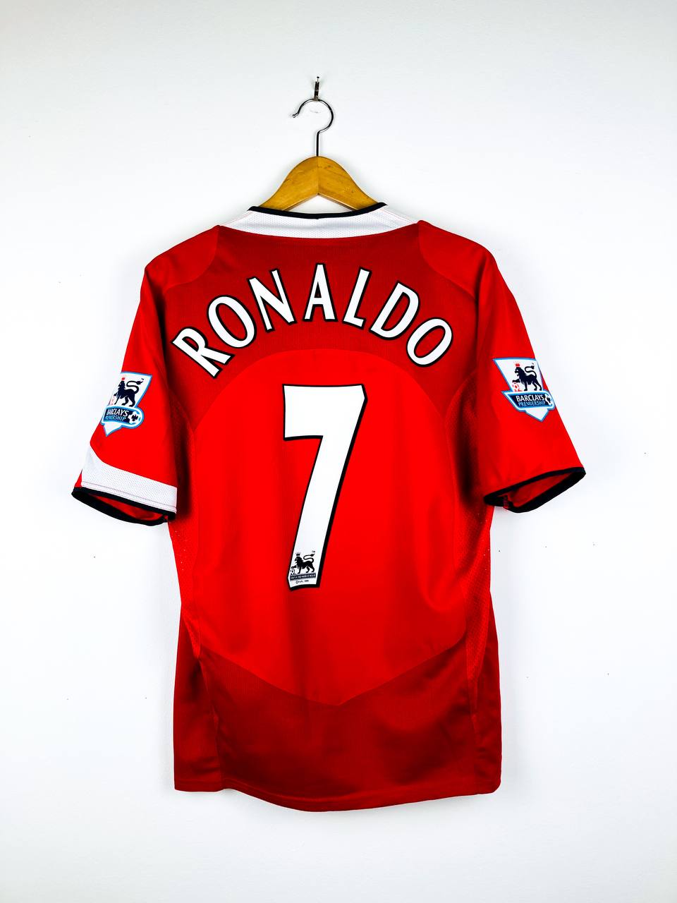 MANCHESTER UNITED 2004/2006 HOME SHIRT #7 RONALDO