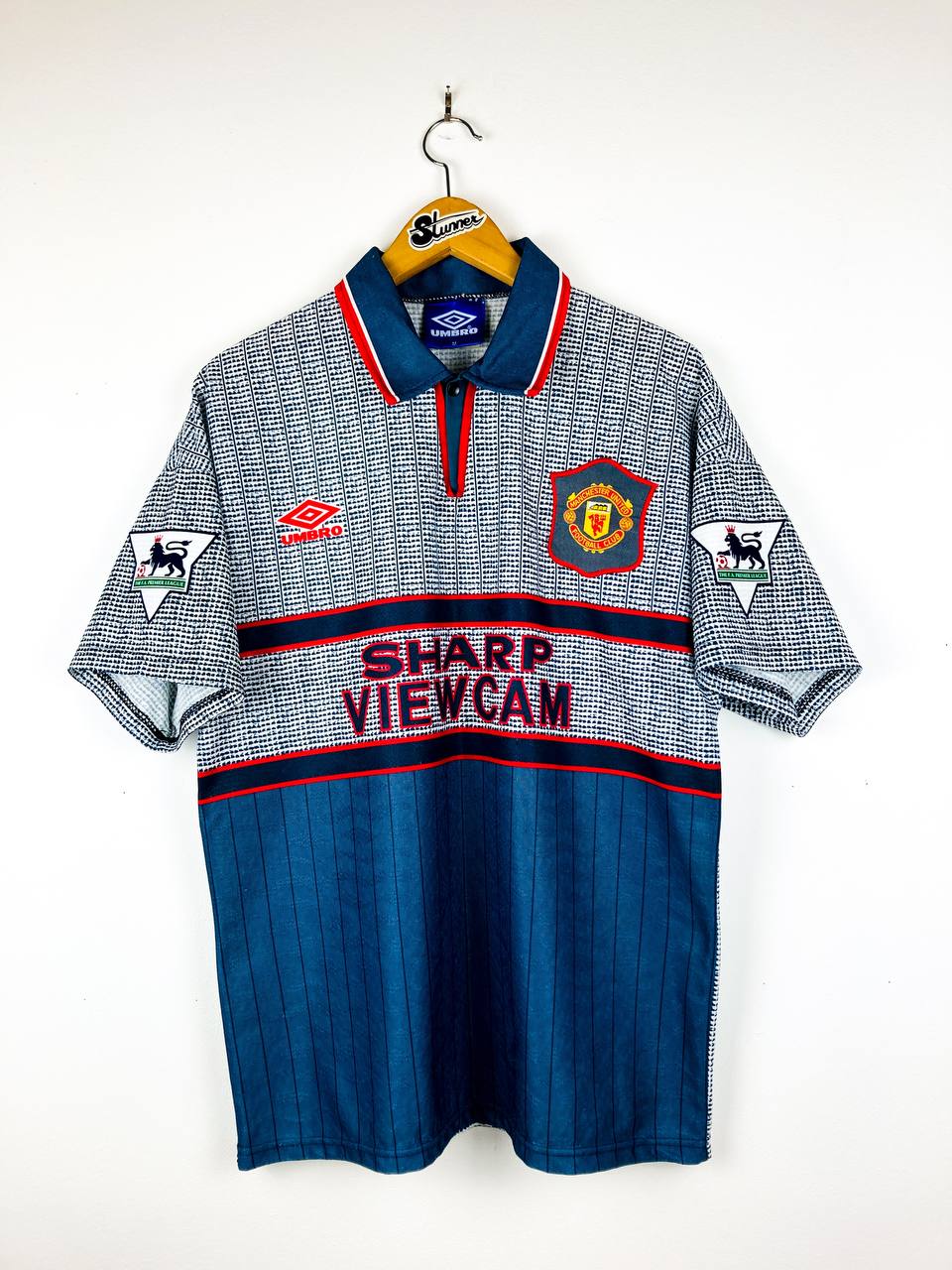 MANCHESTER UNITED 1995/1996 AWAY SHIRT #7 CANTONA [M]