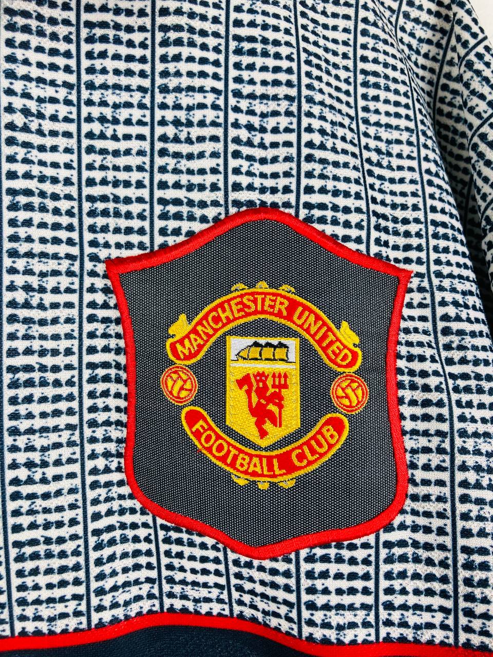 MANCHESTER UNITED 1995/1996 AWAY SHIRT #7 CANTONA [M]