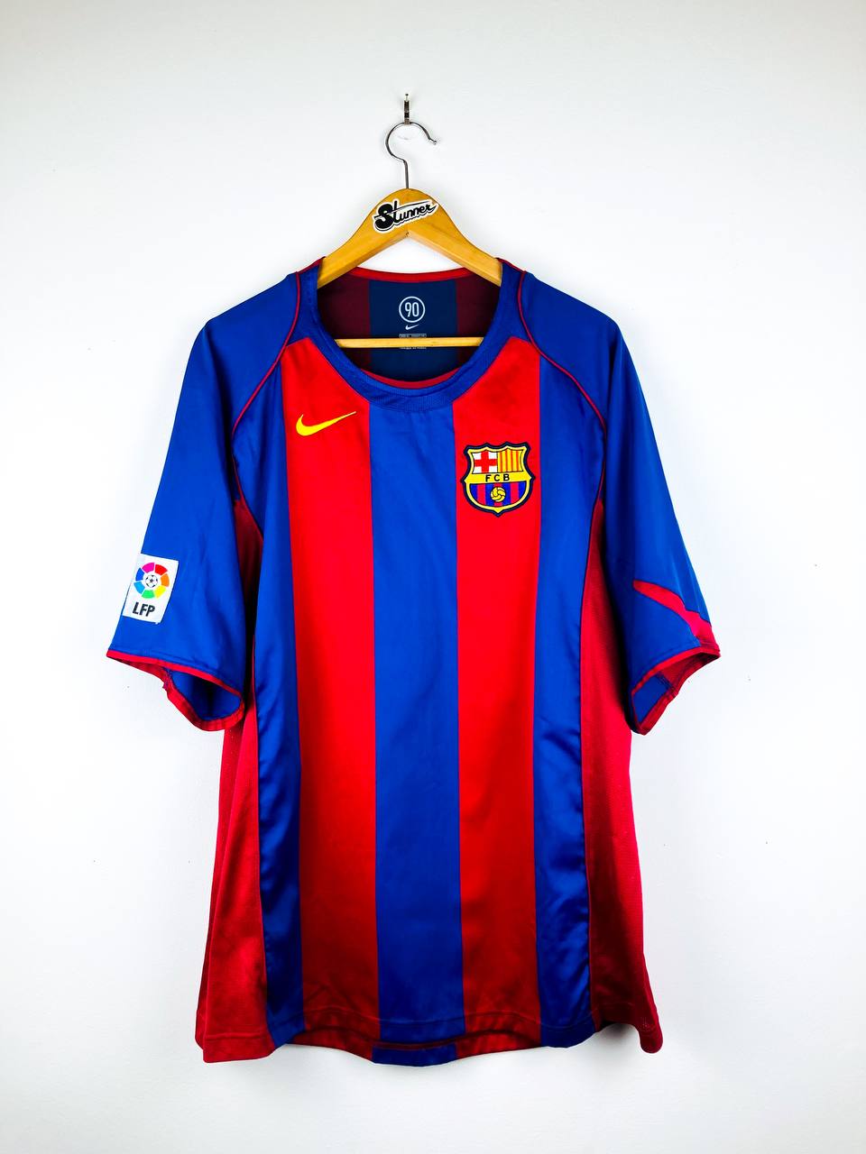 BARCELONA 2004/2005 HOME SHIRT #10 RONALDINHO
