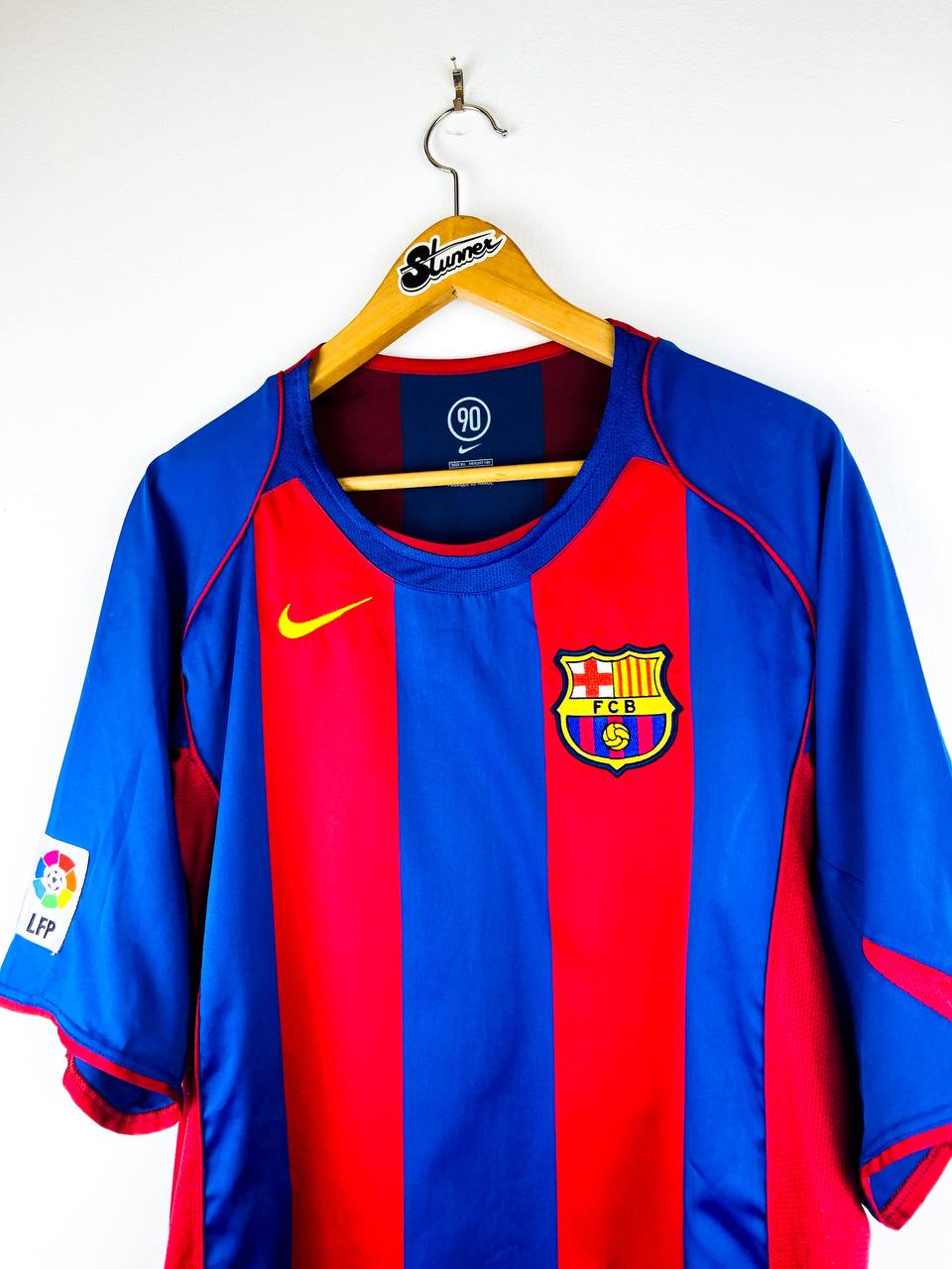 BARCELONA 2004/2005 HOME SHIRT #10 RONALDINHO