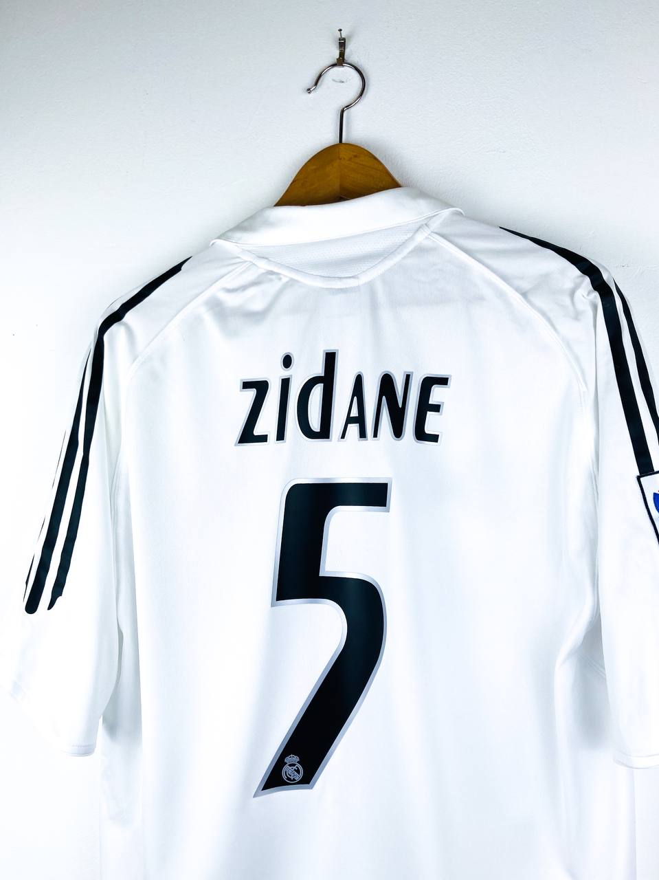 REAL MADRID 2005/2006 HOME SHIRT #5 ZIDANE