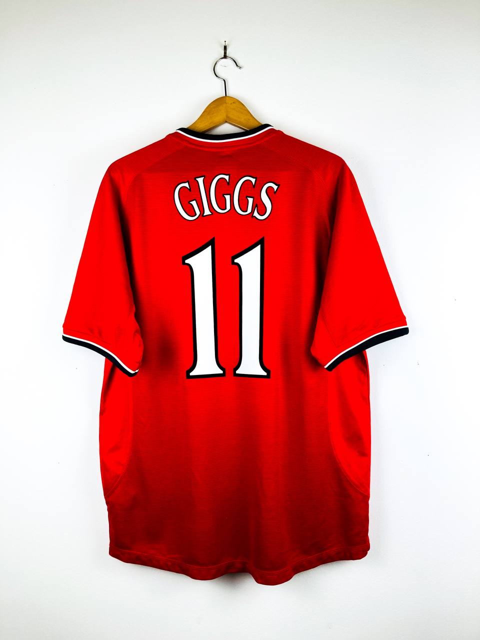MANCHESTER UNITED 2000/2002 HOME SHIRT #11 GIGGS