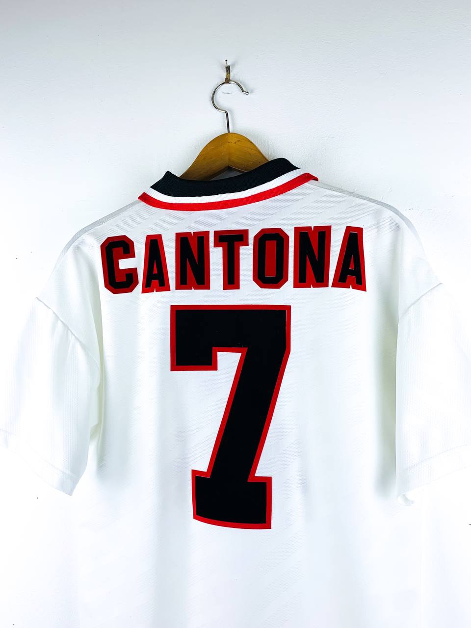 MANCHESTER UNITED 1996/1997 AWAY SHIRT #7 CANTONA [M]