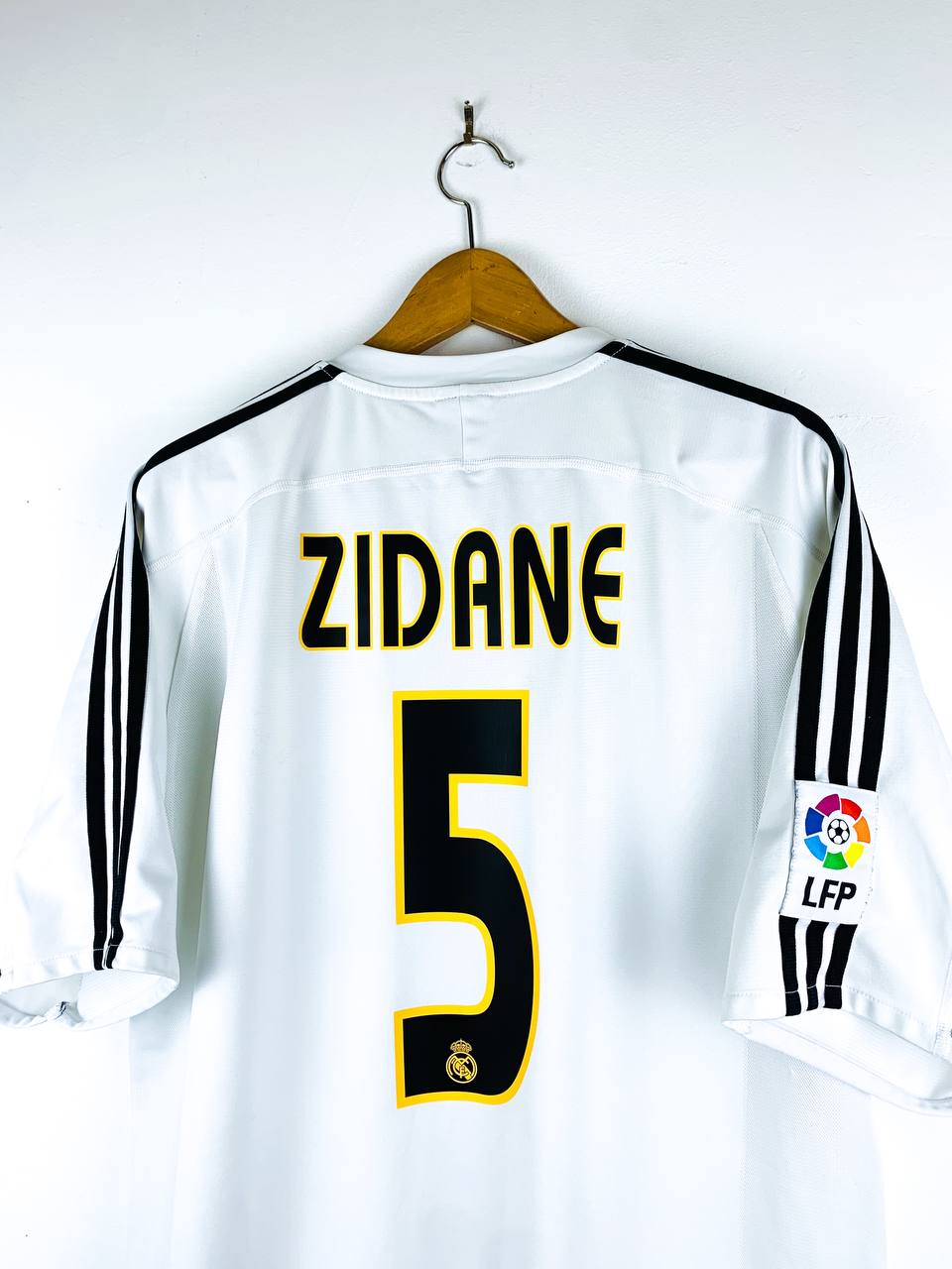 REAL MADRID 2003/2004 HOME SHIRT #5 ZIDANE