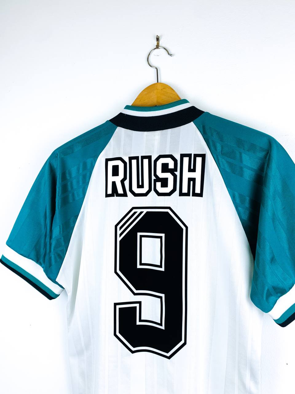 LIVERPOOL 1993/1995 AWAY SHIRT #9 RUSH