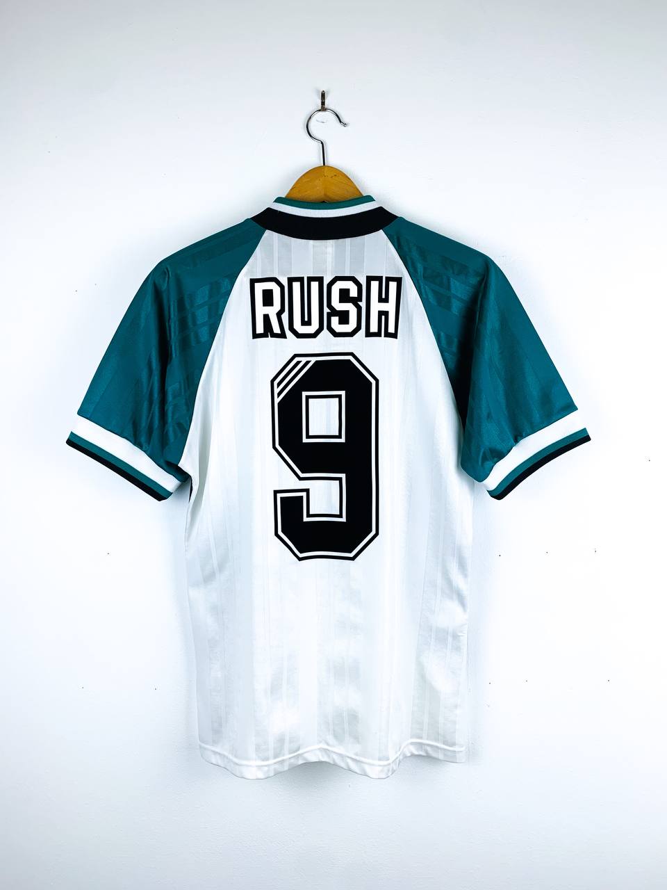LIVERPOOL 1993/1995 AWAY SHIRT #9 RUSH
