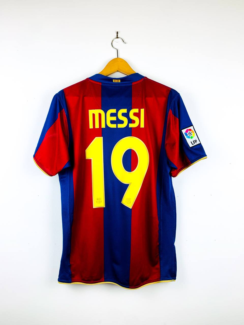 BARCELONA 2007/2008 HOME SHIRT #19 MESSI