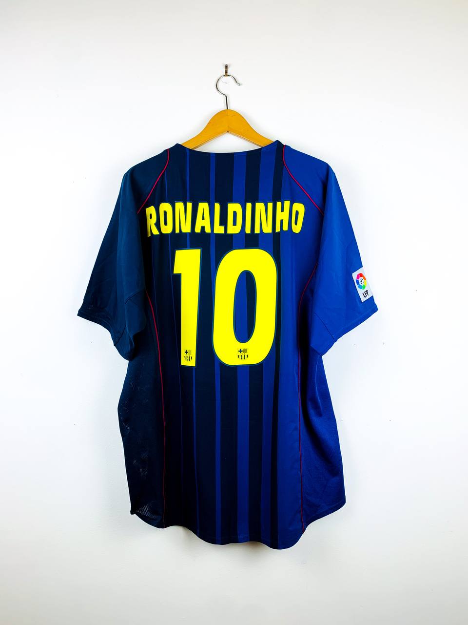 BARCELONA 2004/2005 AWAY SHIRT #10 RONALDINHO
