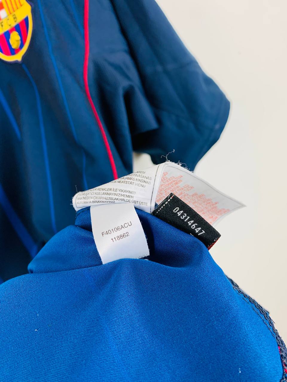 BARCELONA 2004/2005 AWAY SHIRT #10 RONALDINHO