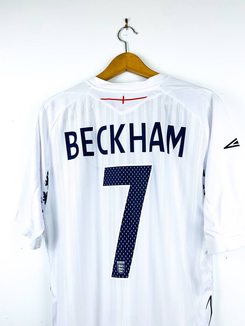 ENGLAND 2007/2009 HOME SHIRT #7 BECKHAM [BNWT]