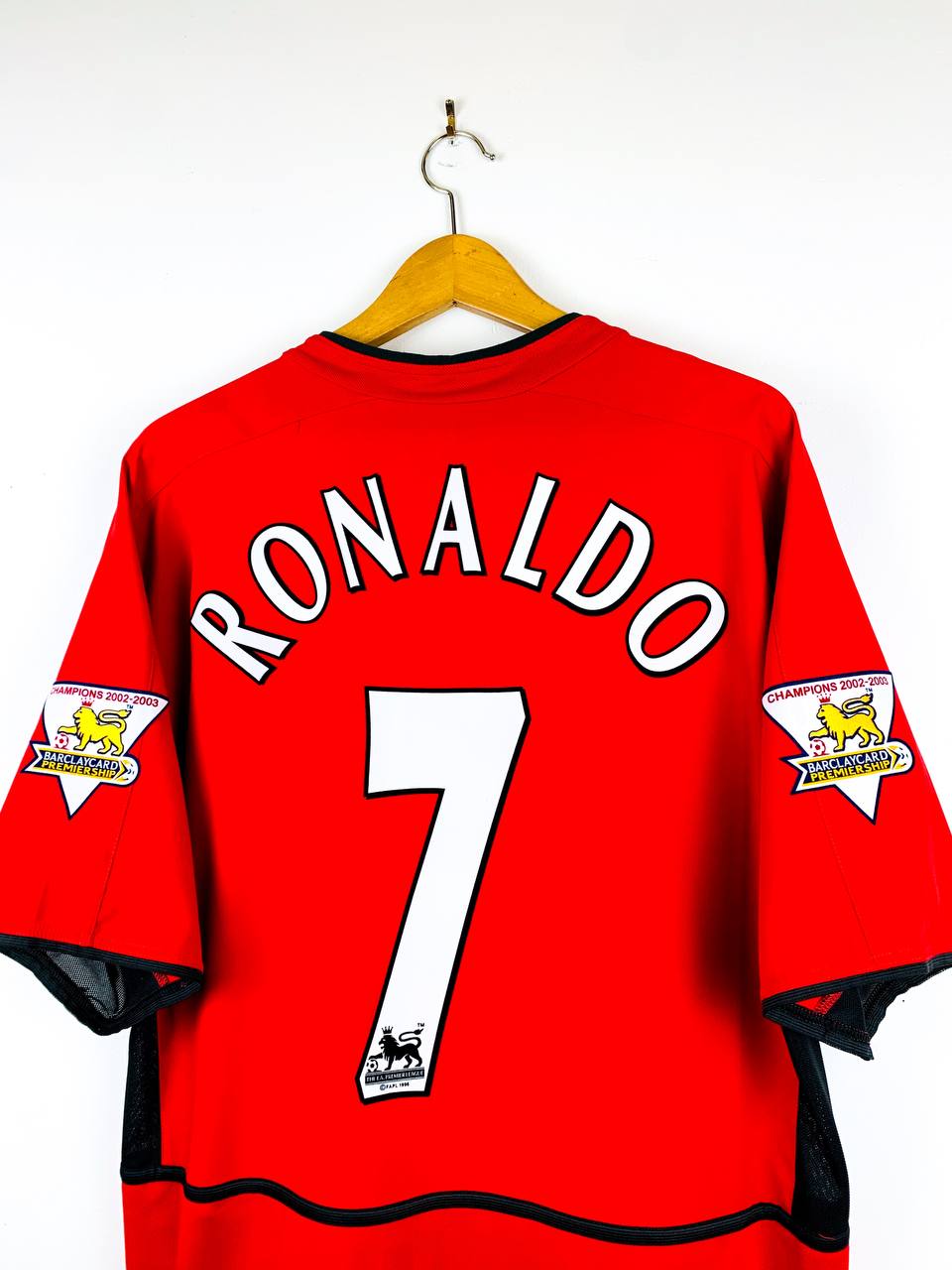 MANCHESTER UNITED 2002/2004 HOME SHIRT #7 RONALDO