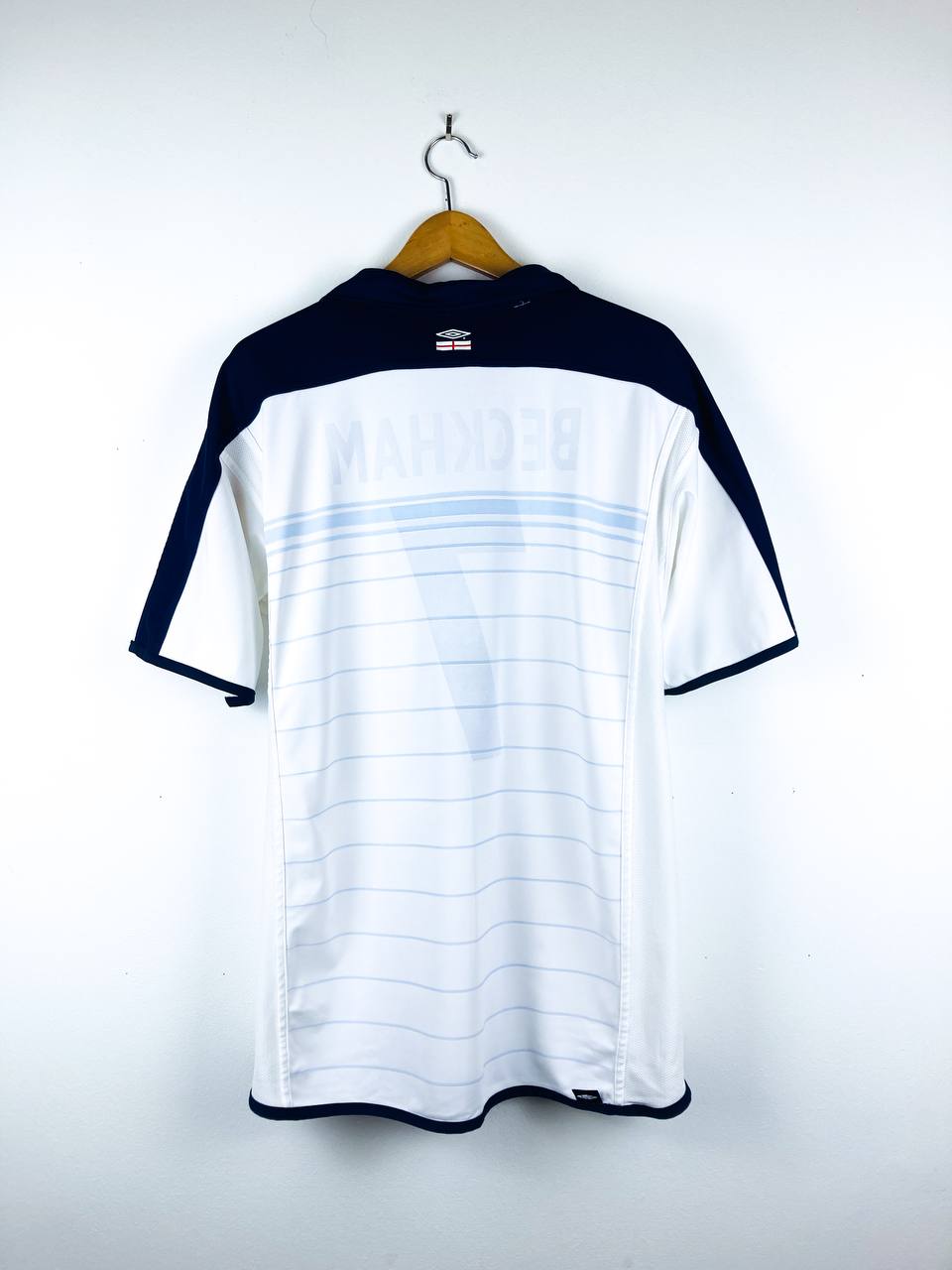 ENGLAND 2003/2005 HOME SHIRT #7 BECKHAM