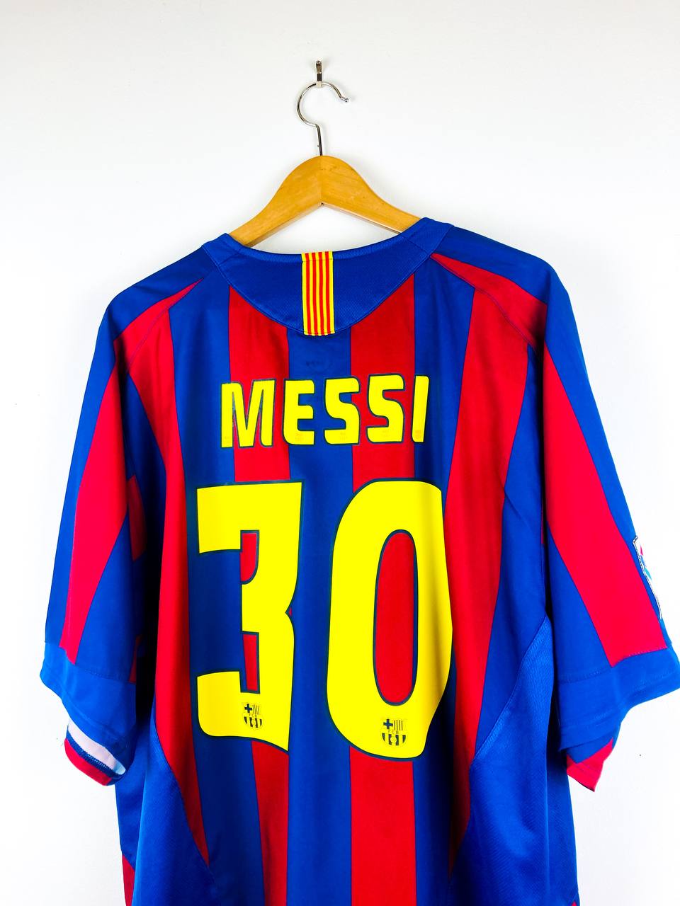 BARCELONA 2005/2006 HOME SHIRT #30 MESSI [XXL]