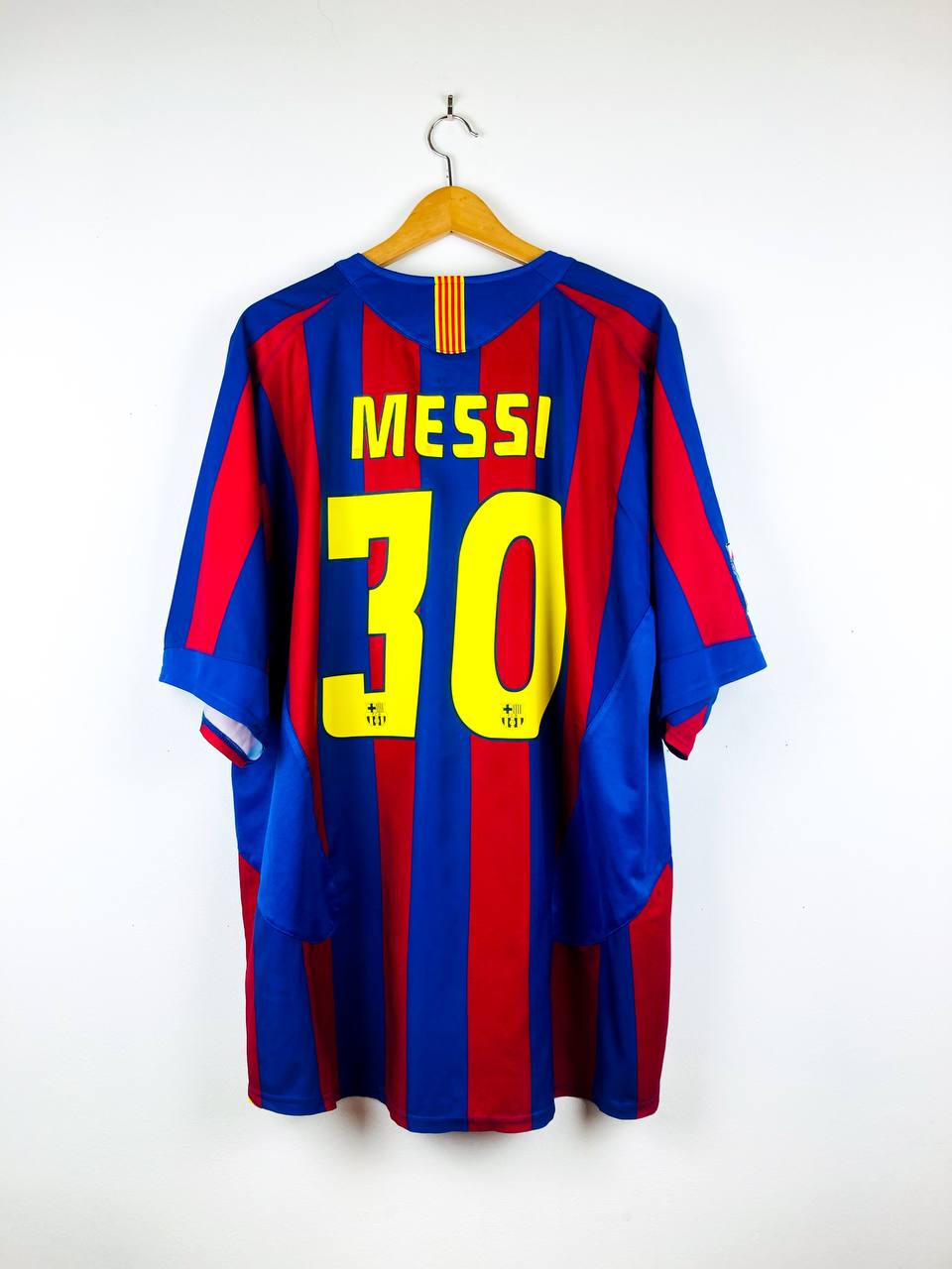 BARCELONA 2005/2006 HOME SHIRT #30 MESSI [XXL]