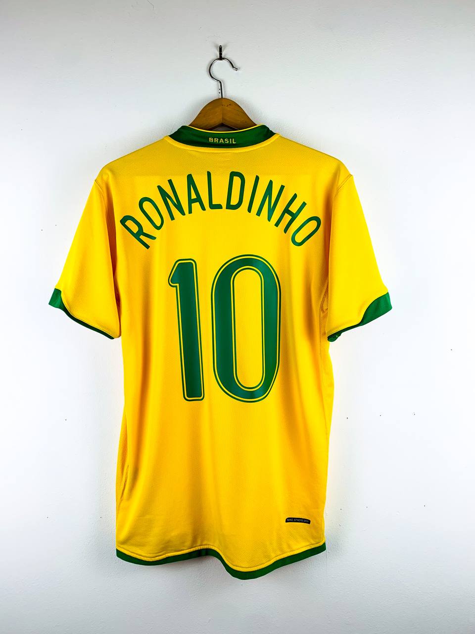 BRAZIL 2006/2008 HOME SHIRT #10 RONALDINHO