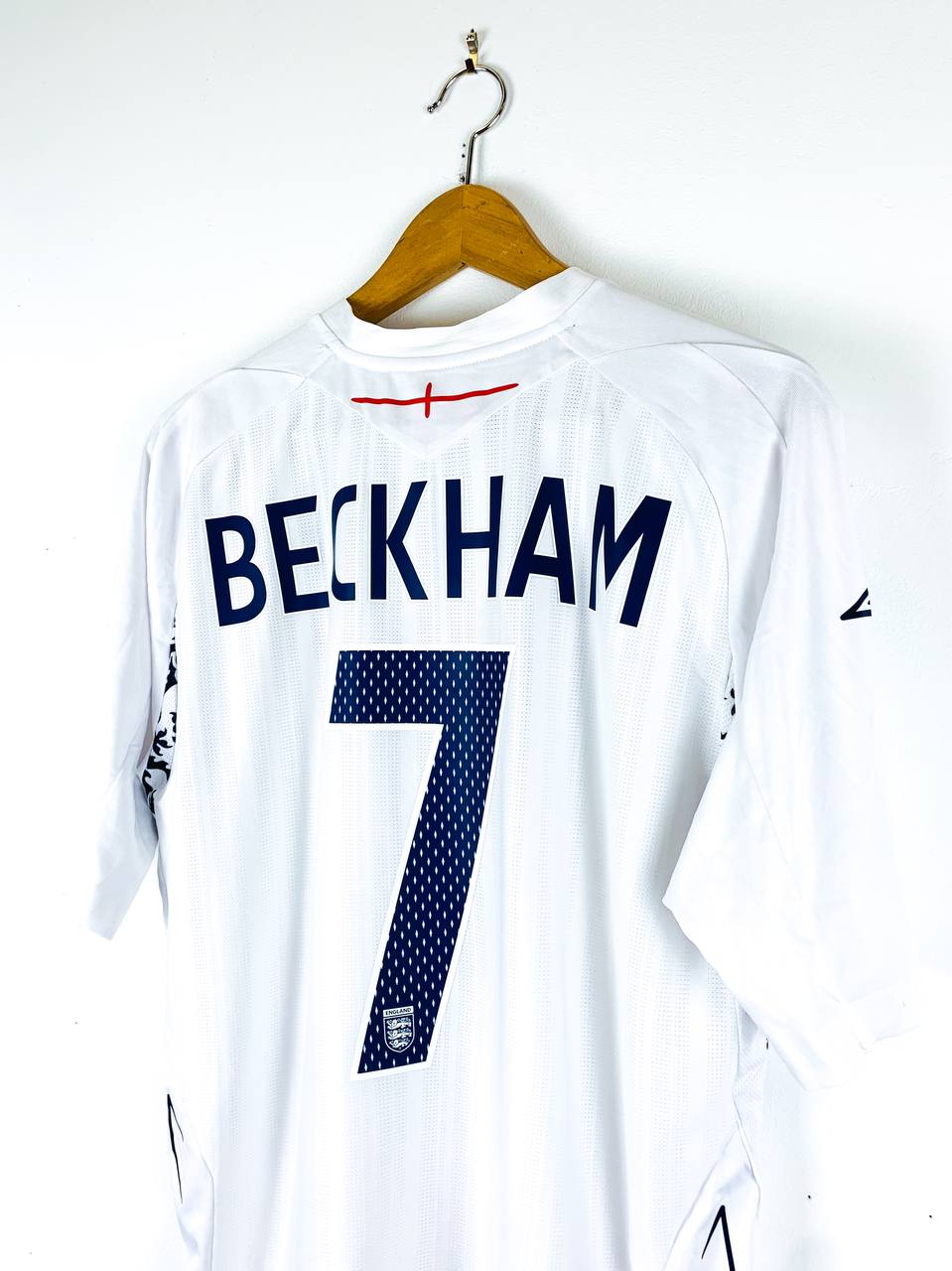 ENGLAND 2007/2009 HOME SHIRT #7 BECKHAM