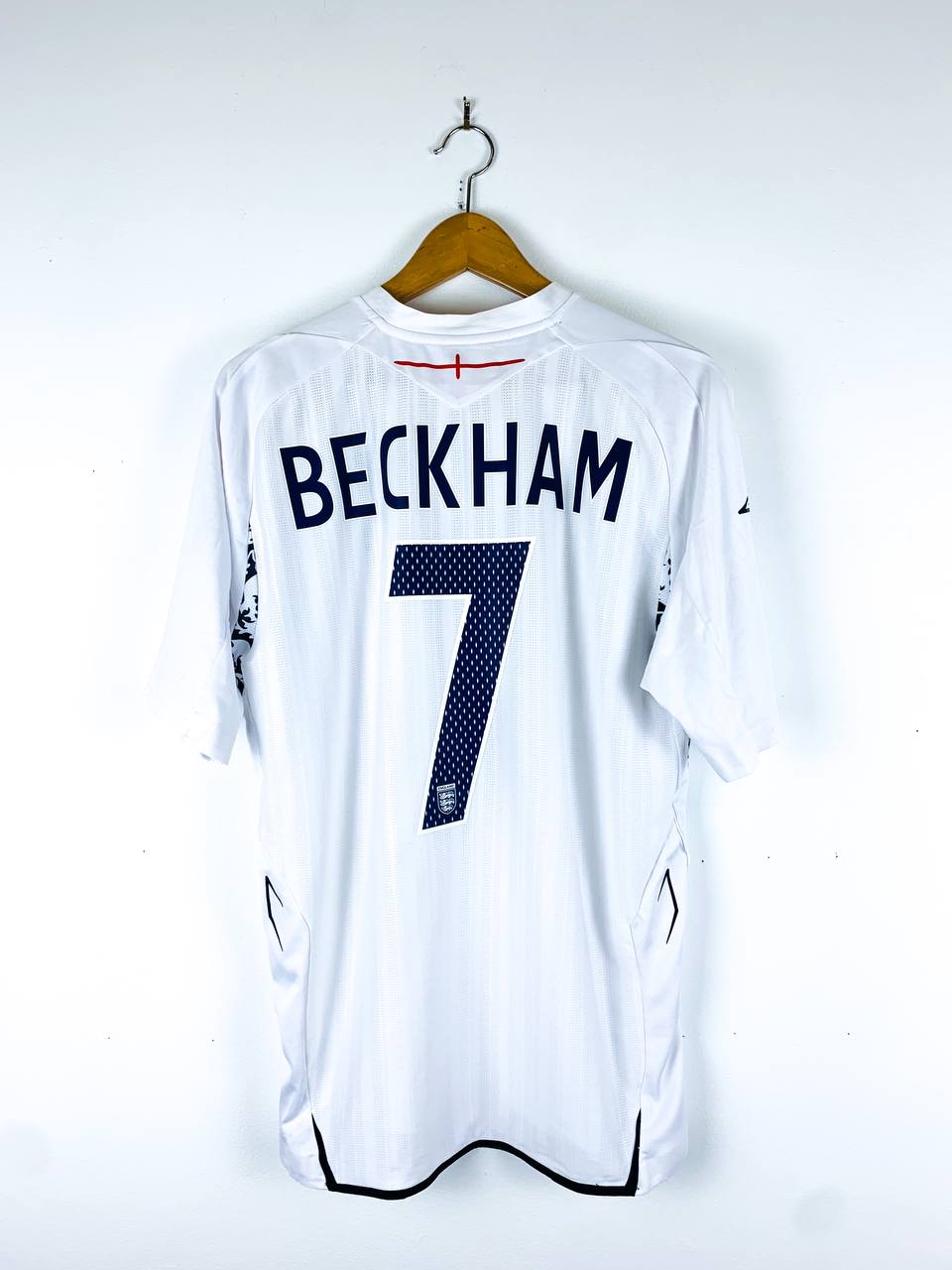 ENGLAND 2007/2009 HOME SHIRT #7 BECKHAM