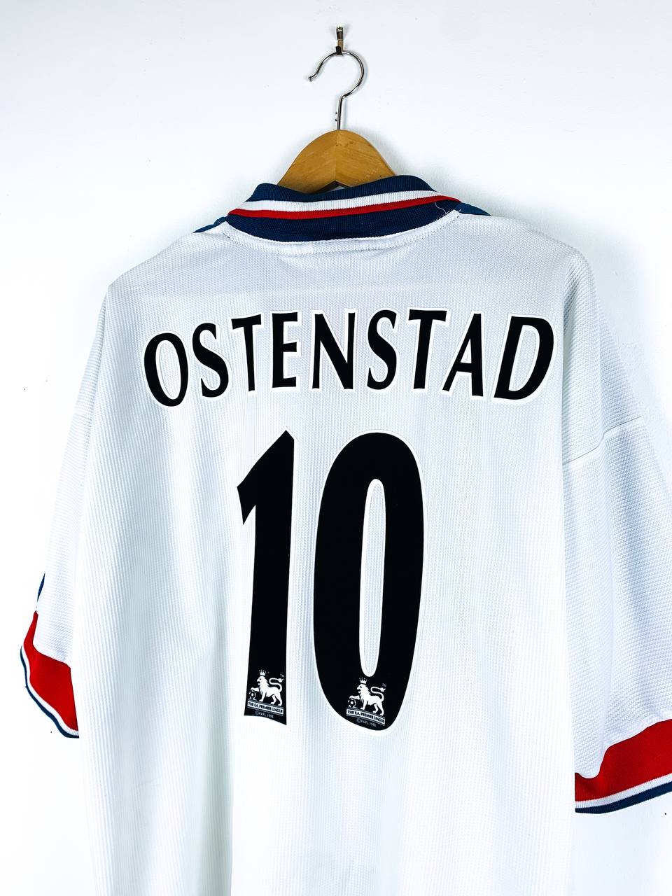 SOUTHAMPTON 1997/1998 AWAY SHIRT #10 OSTENSTAD