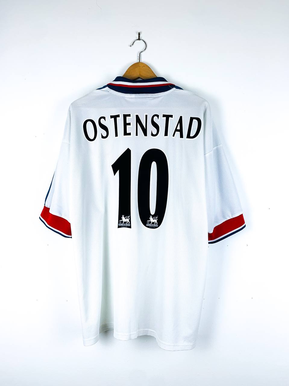 SOUTHAMPTON 1997/1998 AWAY SHIRT #10 OSTENSTAD