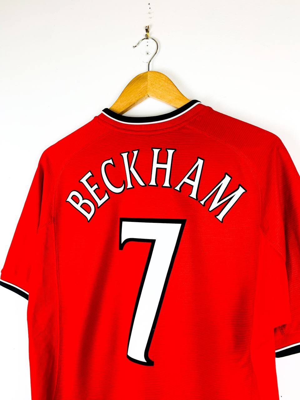 MANCHESTER UNITED 2000/2002 HOME SHIRT #7 BECKHAM [S]