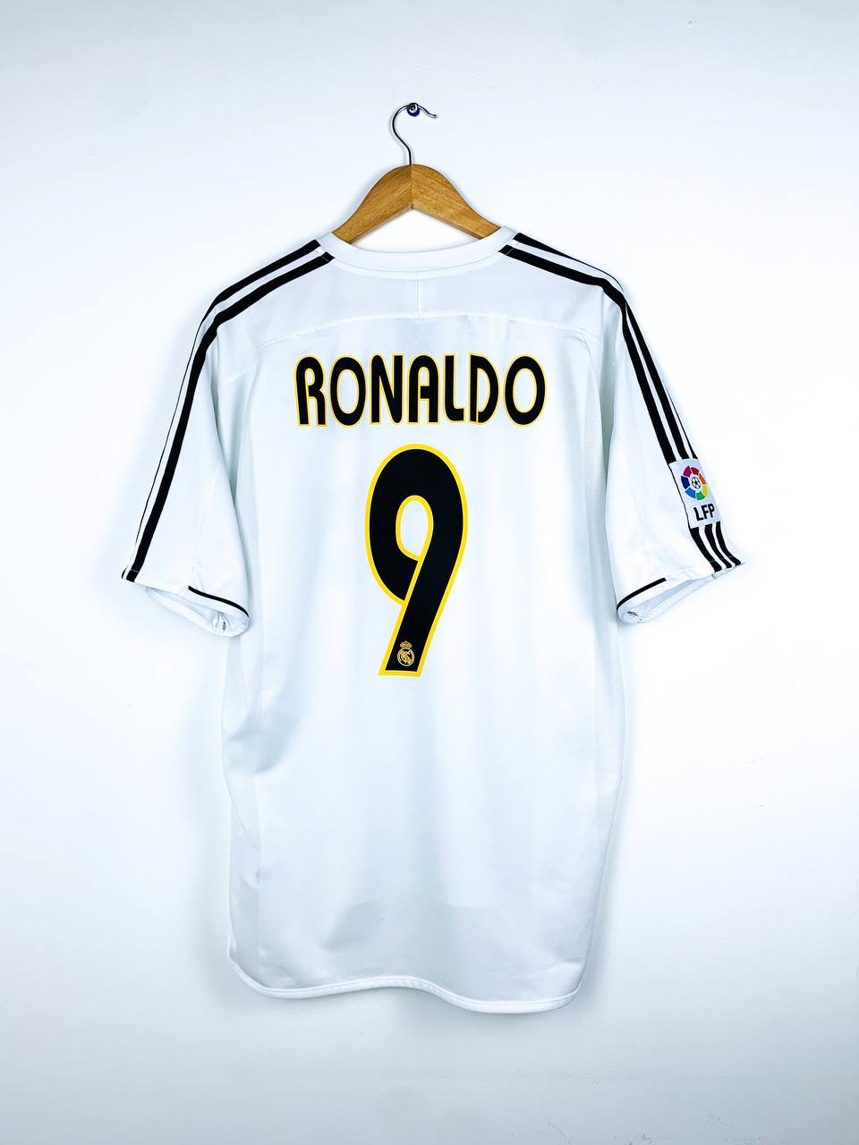 REAL MADRID 2003/2004 HOME SHIRT #9 RONALDO