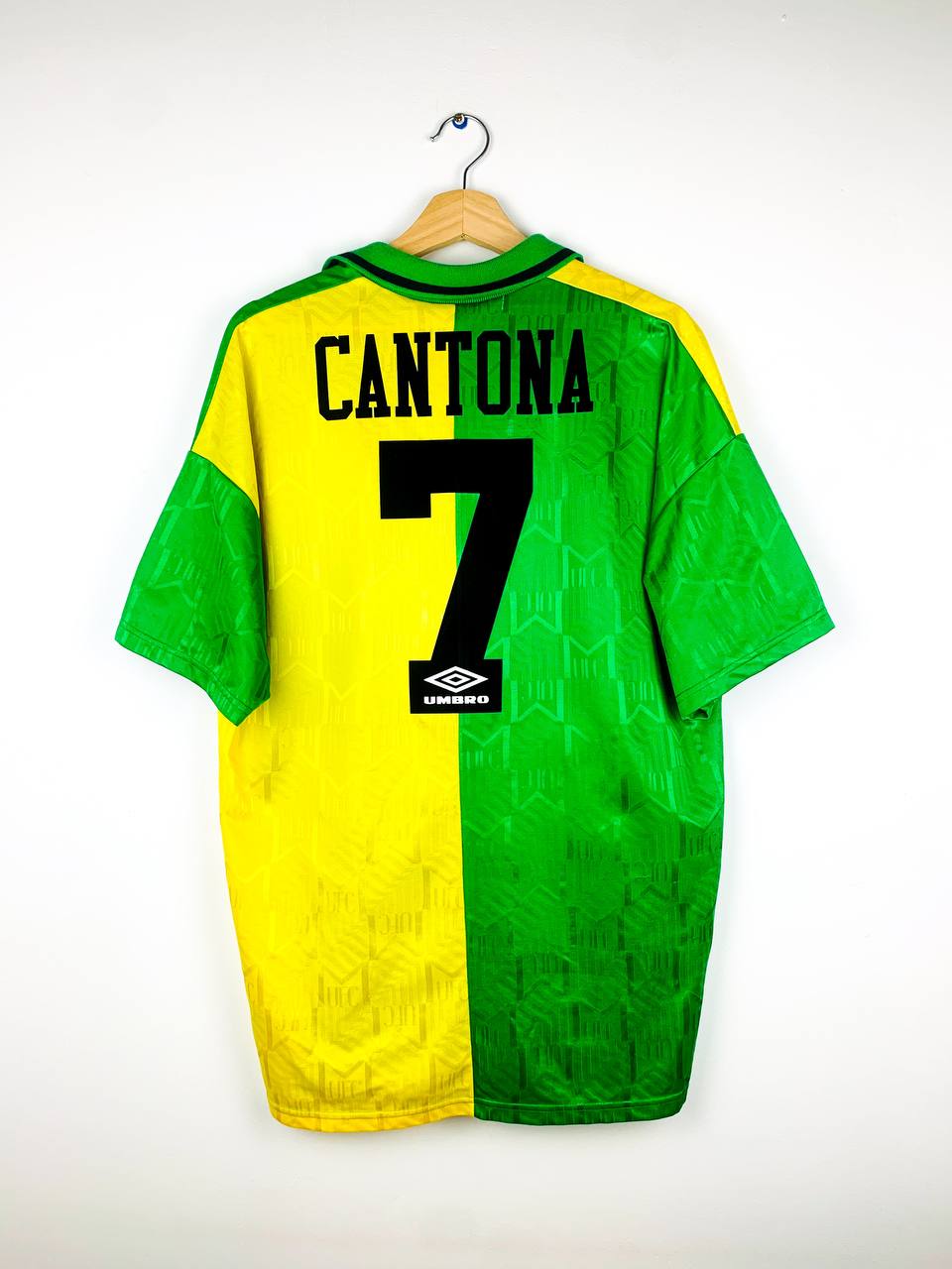 MANCHESTER UNITED 1992/1994 THIRD SHIRT #7 CANTONA