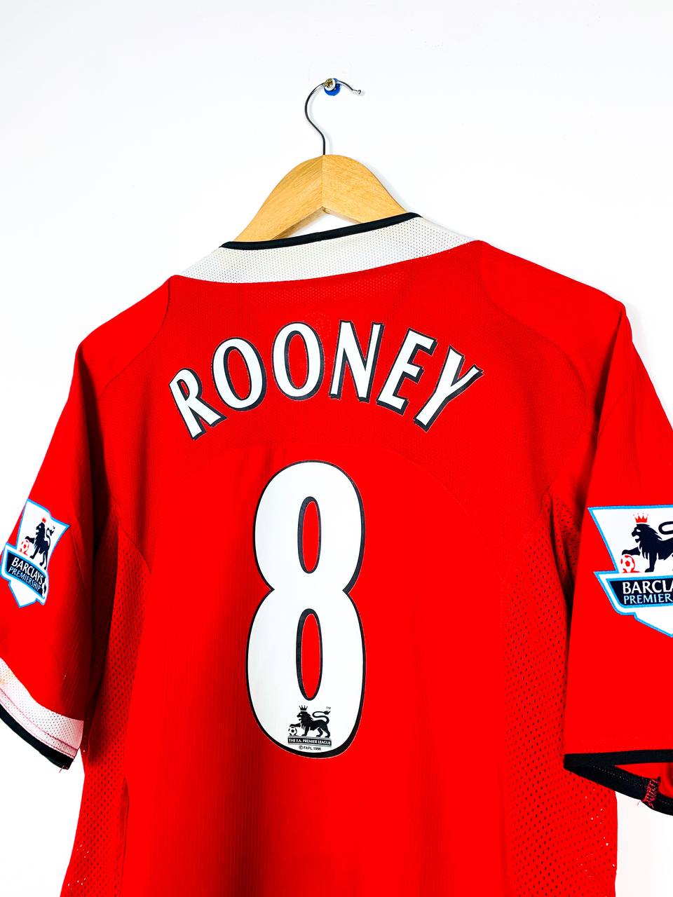 MANCHESTER UNITED 2004/2006 HOME SHIRT #8 ROONEY