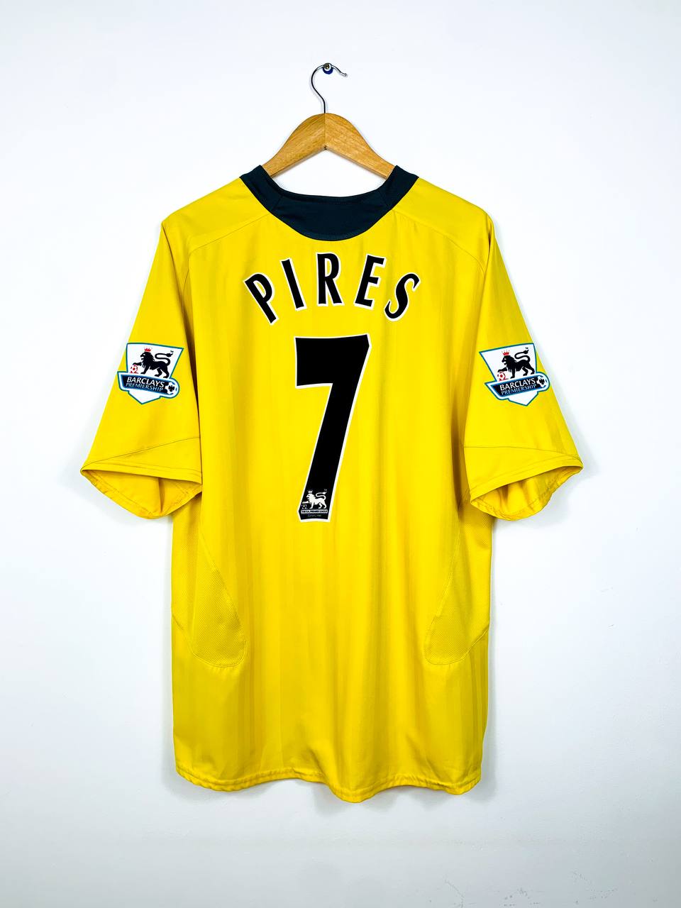 ARSENAL 2005/2006 AWAY SHIRT #7 PIRES