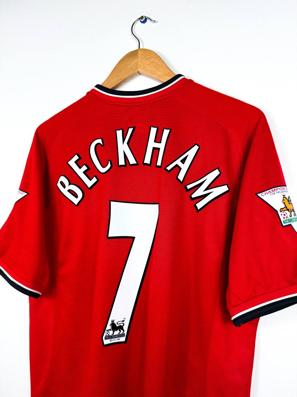 MANCHESTER UNITED 2000/2002 HOME SHIRT #7 BECKHAM [M]