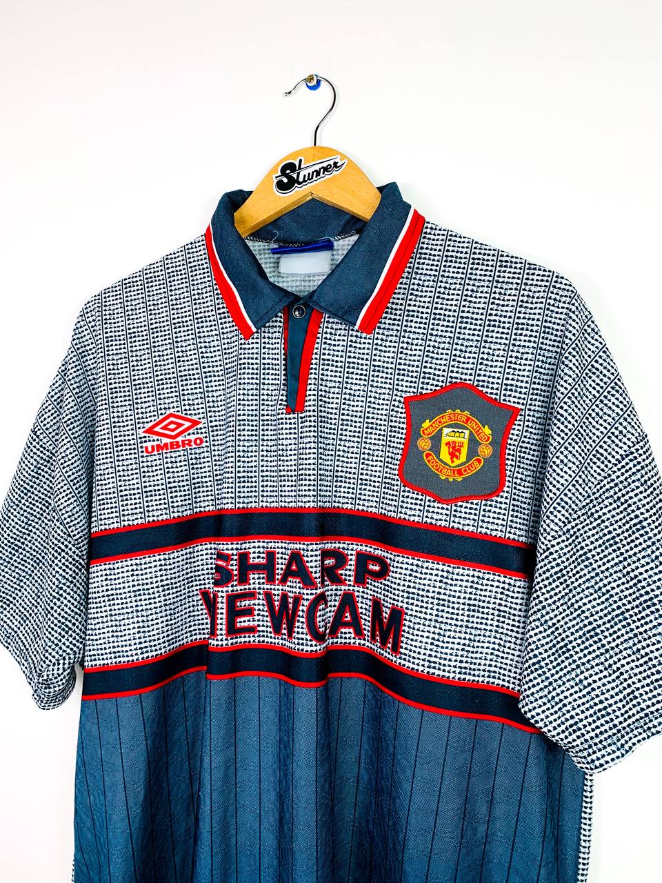 MANCHESTER UNITED 1995/1996 AWAY SHIRT #7 CANTONA [XL]