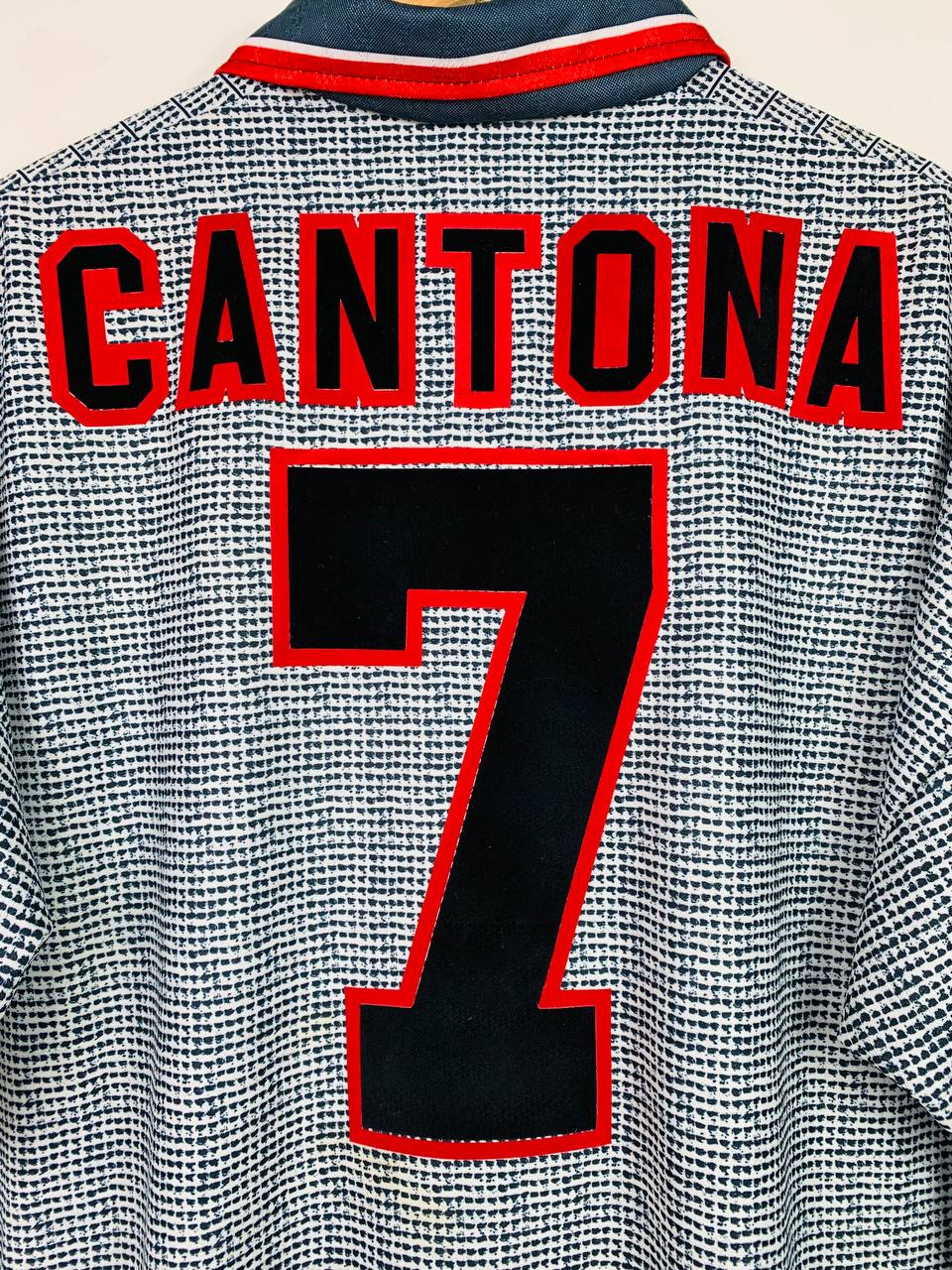 MANCHESTER UNITED 1995/1996 AWAY SHIRT #7 CANTONA [XL]