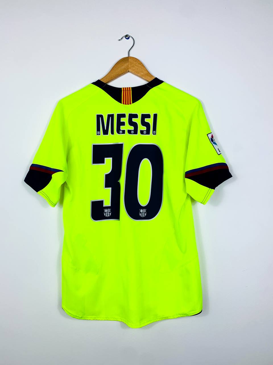 BARCELONA 2005/2006 AWAY SHIRT #30 MESSI