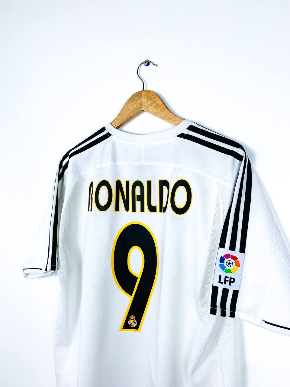 REAL MADRID 2003/2004 HOME SHIRT #9 RONALDO
