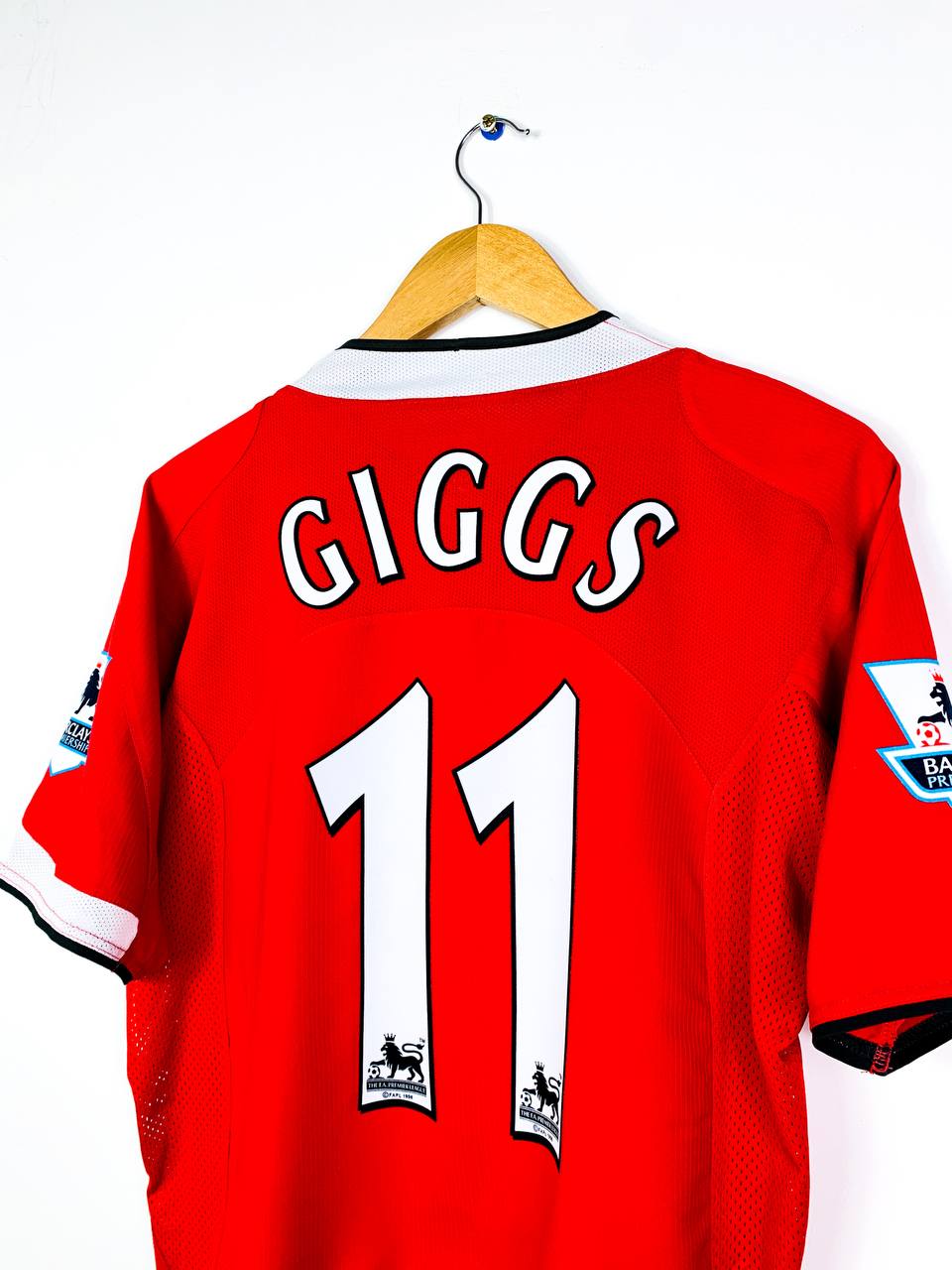 MANCHESTER UNITED 2004/2006 HOME SHIRT #11 GIGGS