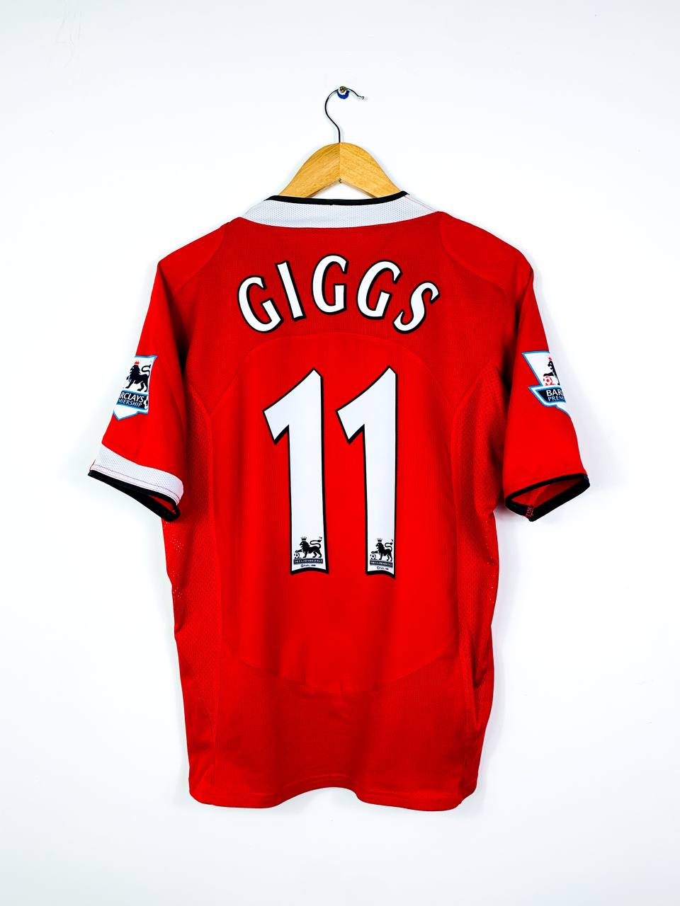 MANCHESTER UNITED 2004/2006 HOME SHIRT #11 GIGGS