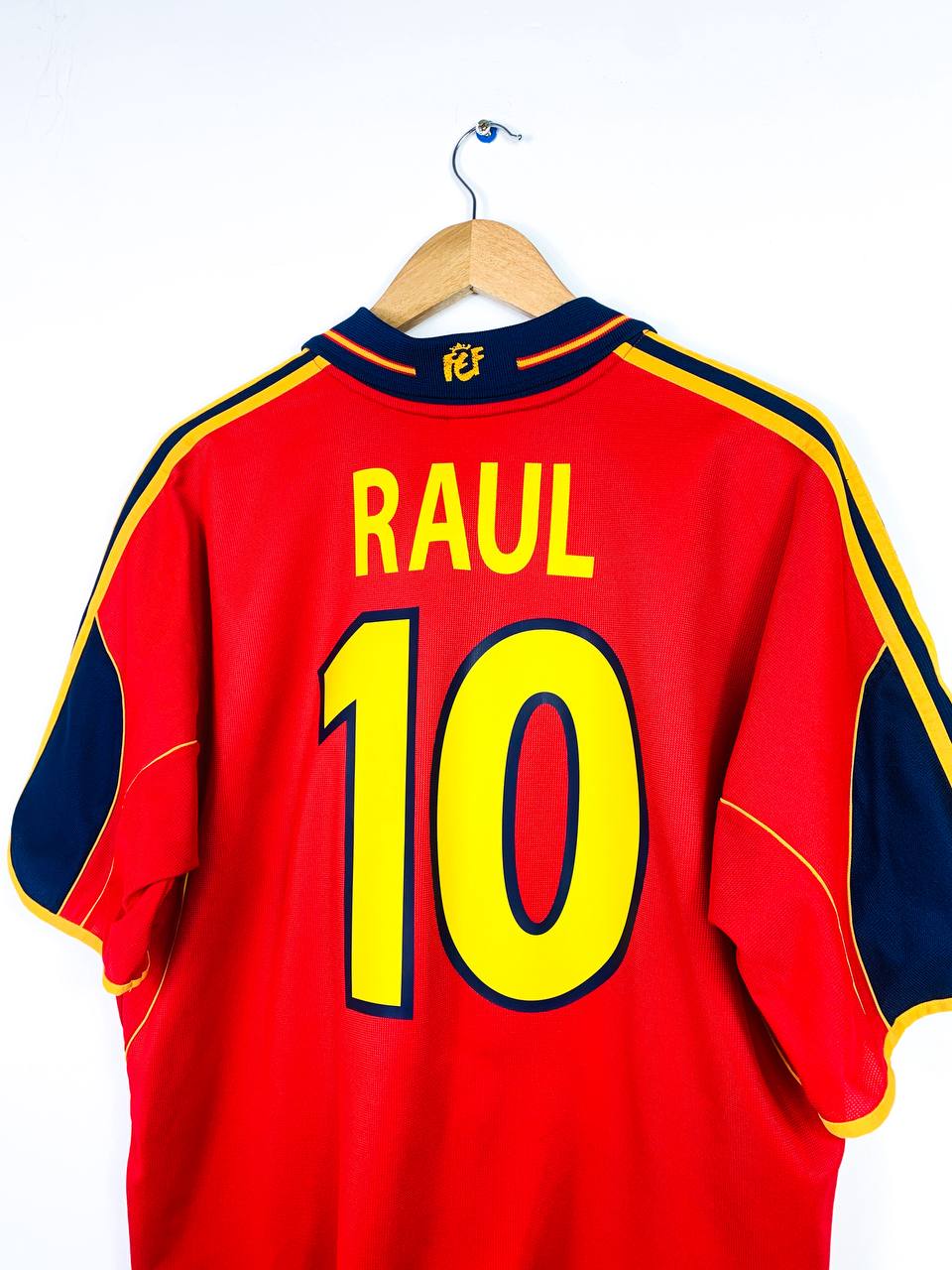 SPAIN 2000/2002 HOME SHIRT #10 RAUL