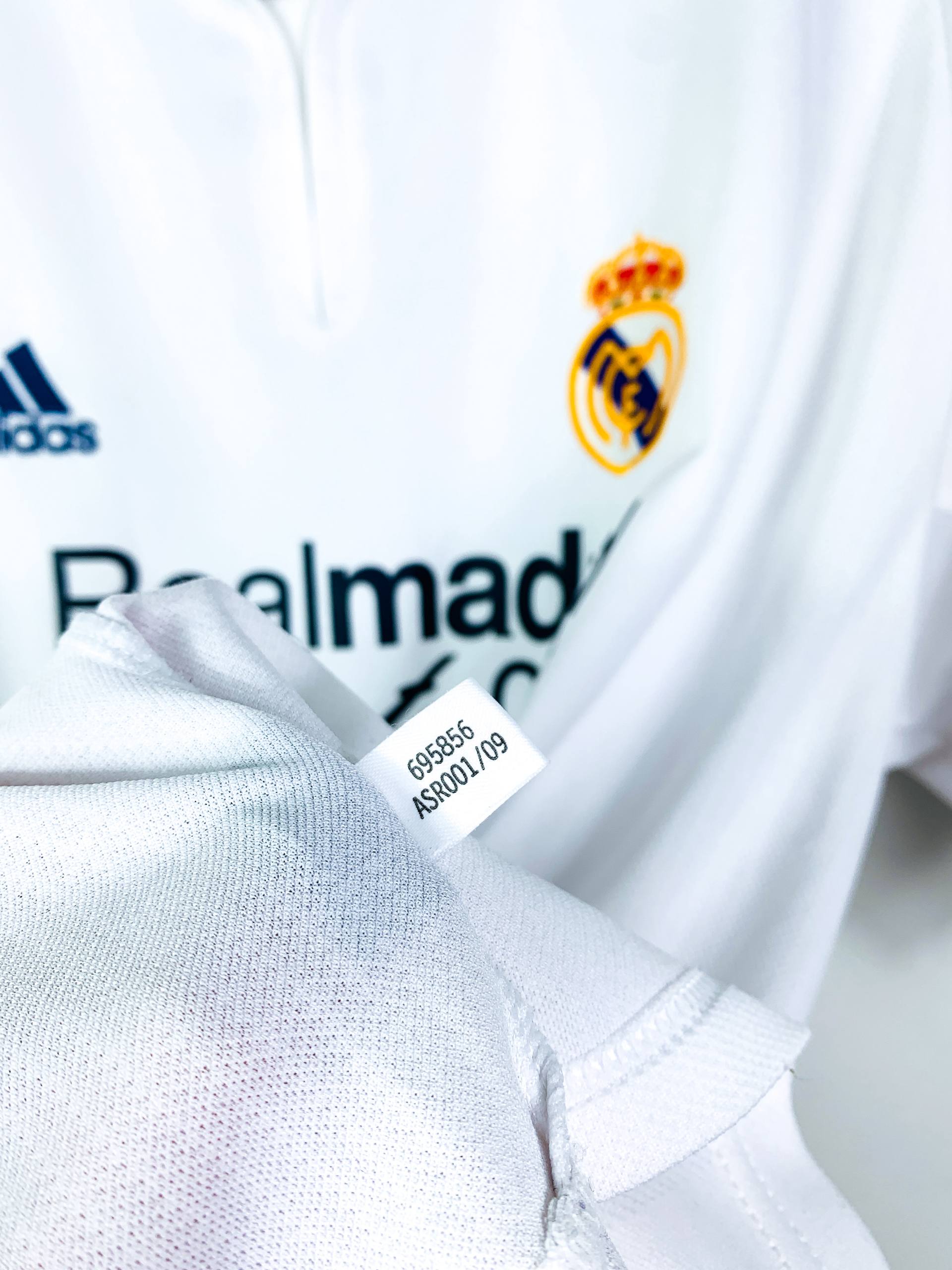 REAL MADRID 2001/2002 HOME SHIRT #5 ZIDANE [L]