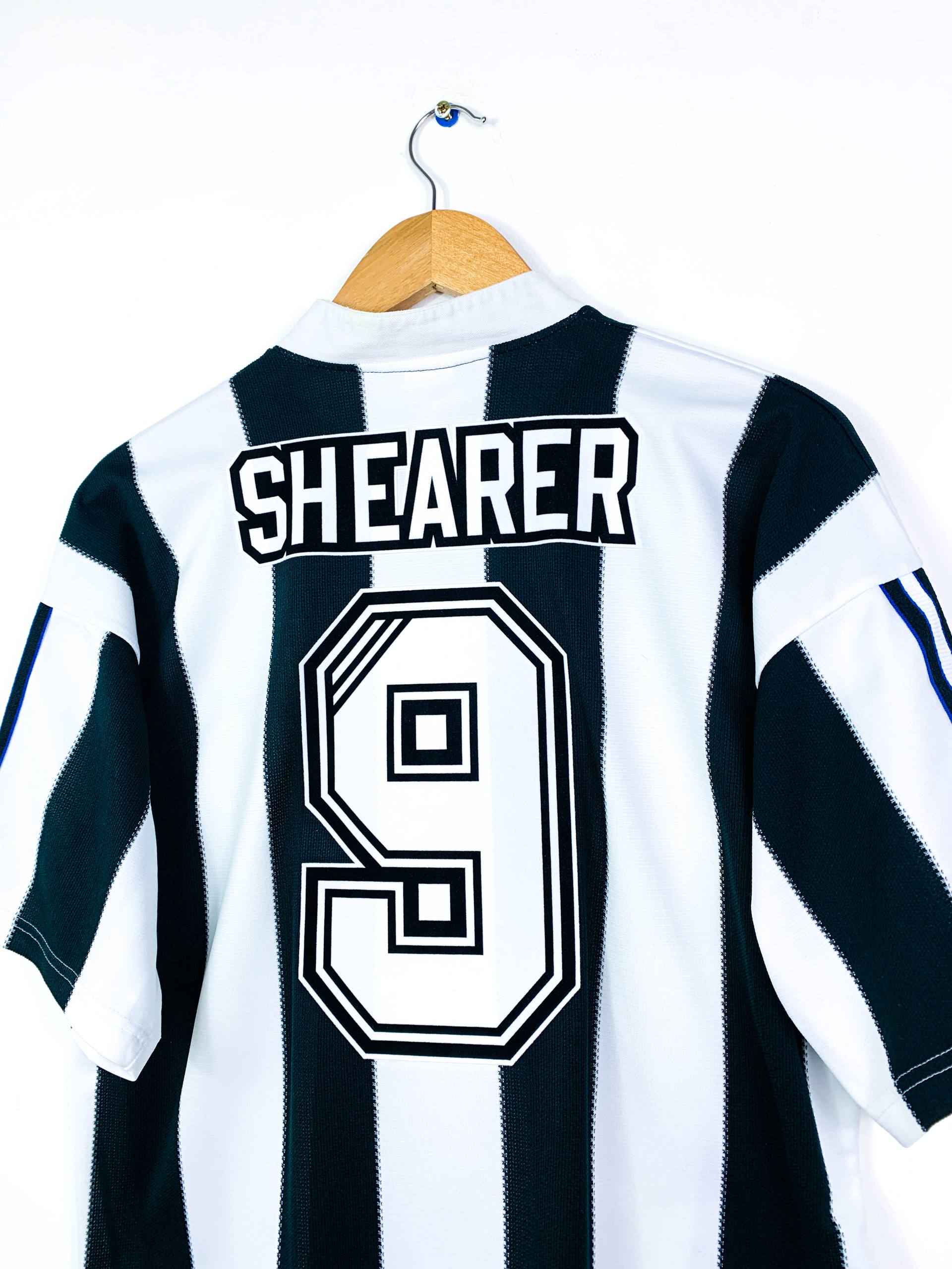 NEWCASTLE UNITED 1995/1997 HOME SHIRT #9 SHEARER [L]