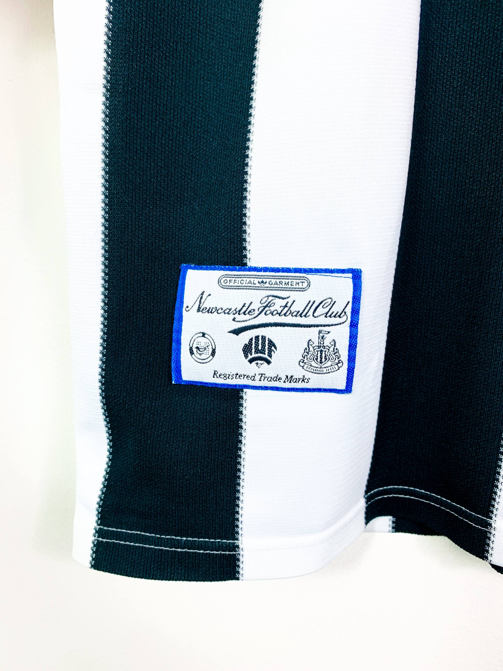 NEWCASTLE UNITED 1995/1997 HOME SHIRT #9 SHEARER [L]